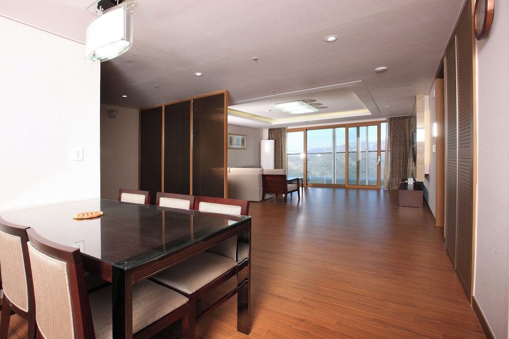 High1 Condominium 7/50