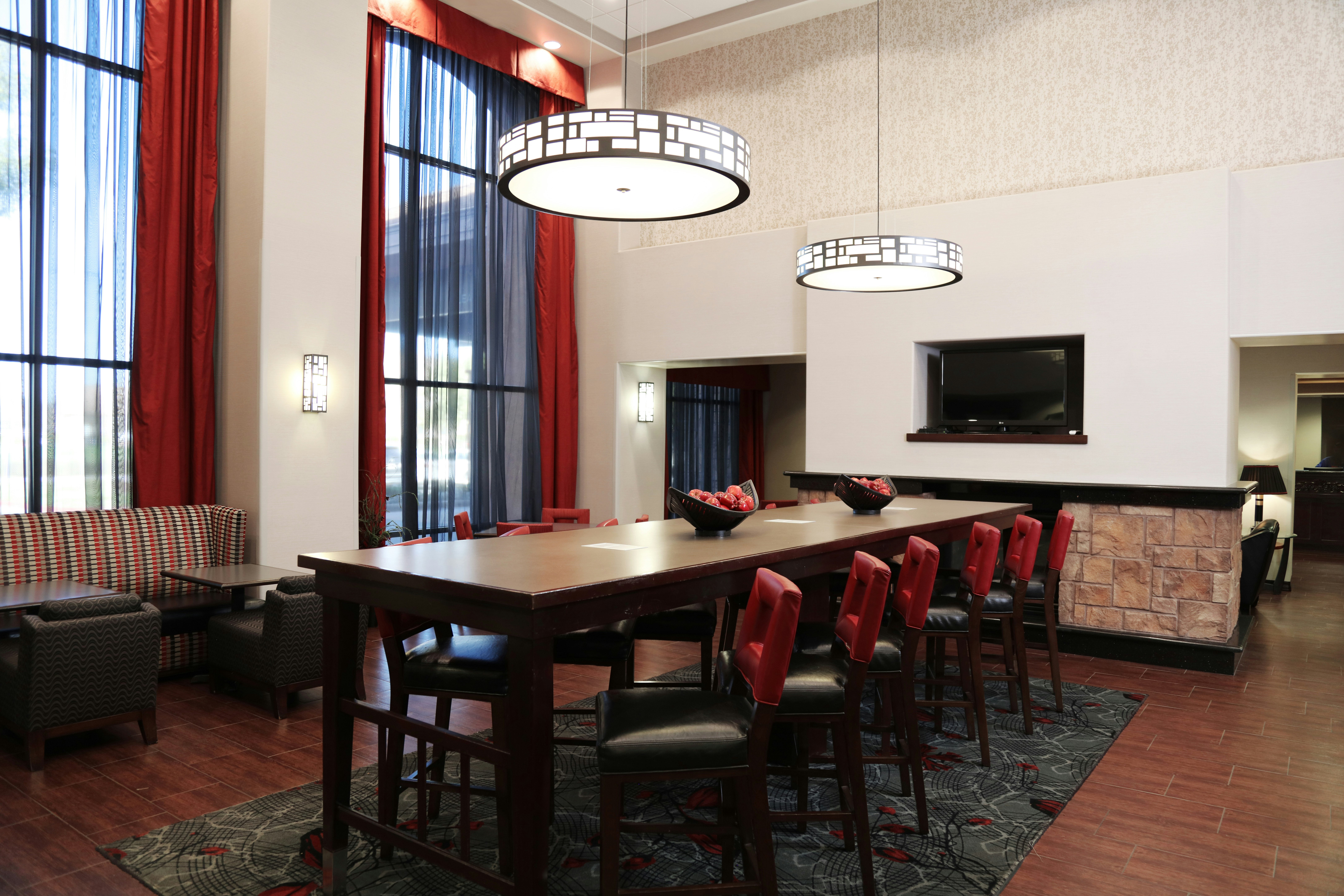 Hampton Inn & Suites Temecula 25/40