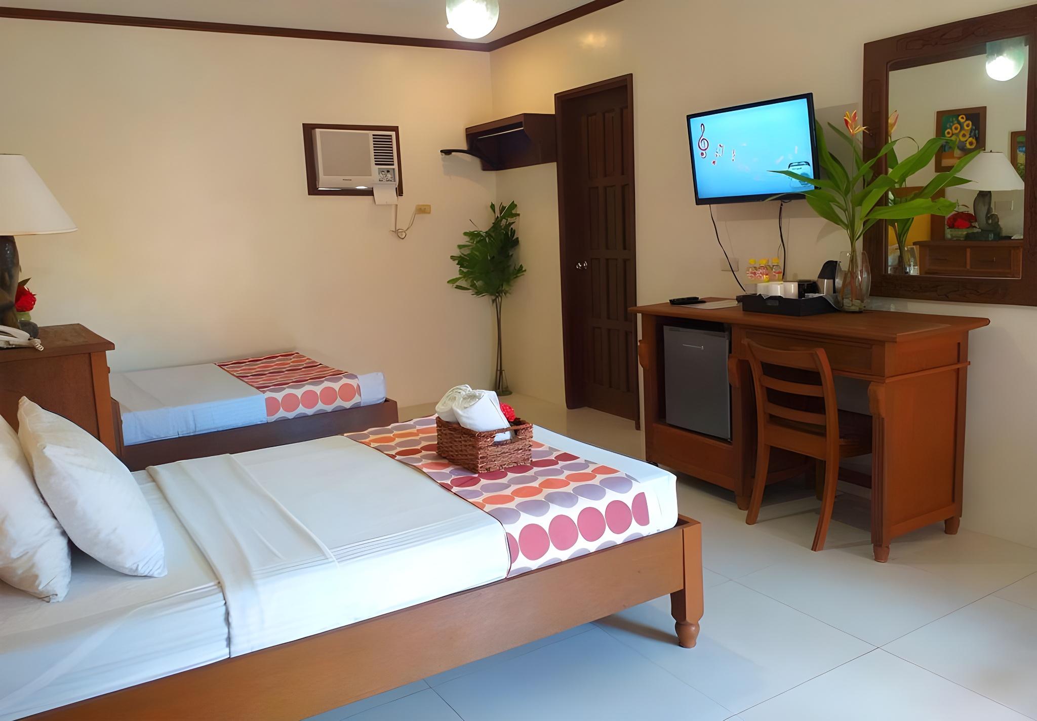 2 Double Beds