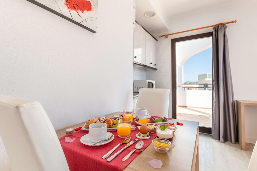 R2 Cala Millor Beach Apartment 33/50
