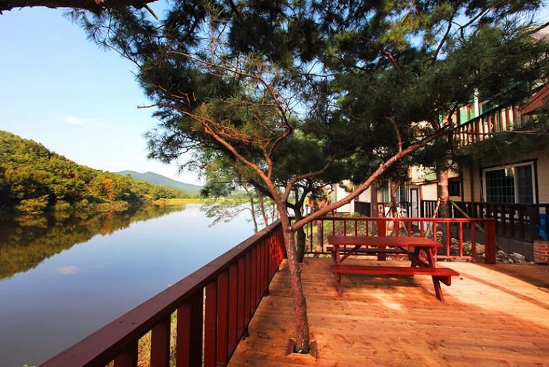 Gyeongju Lakeside Waltz Pension 19/22