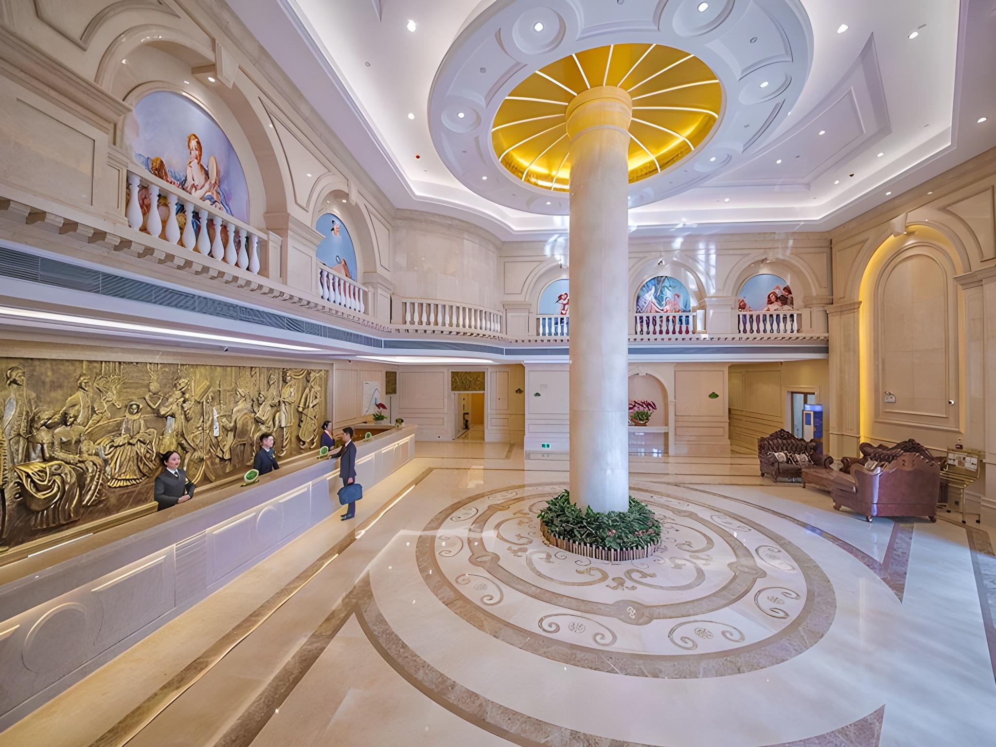 Vienna International Hotel (Wuhan Wujia Mountain Qixiong Road) 12/30