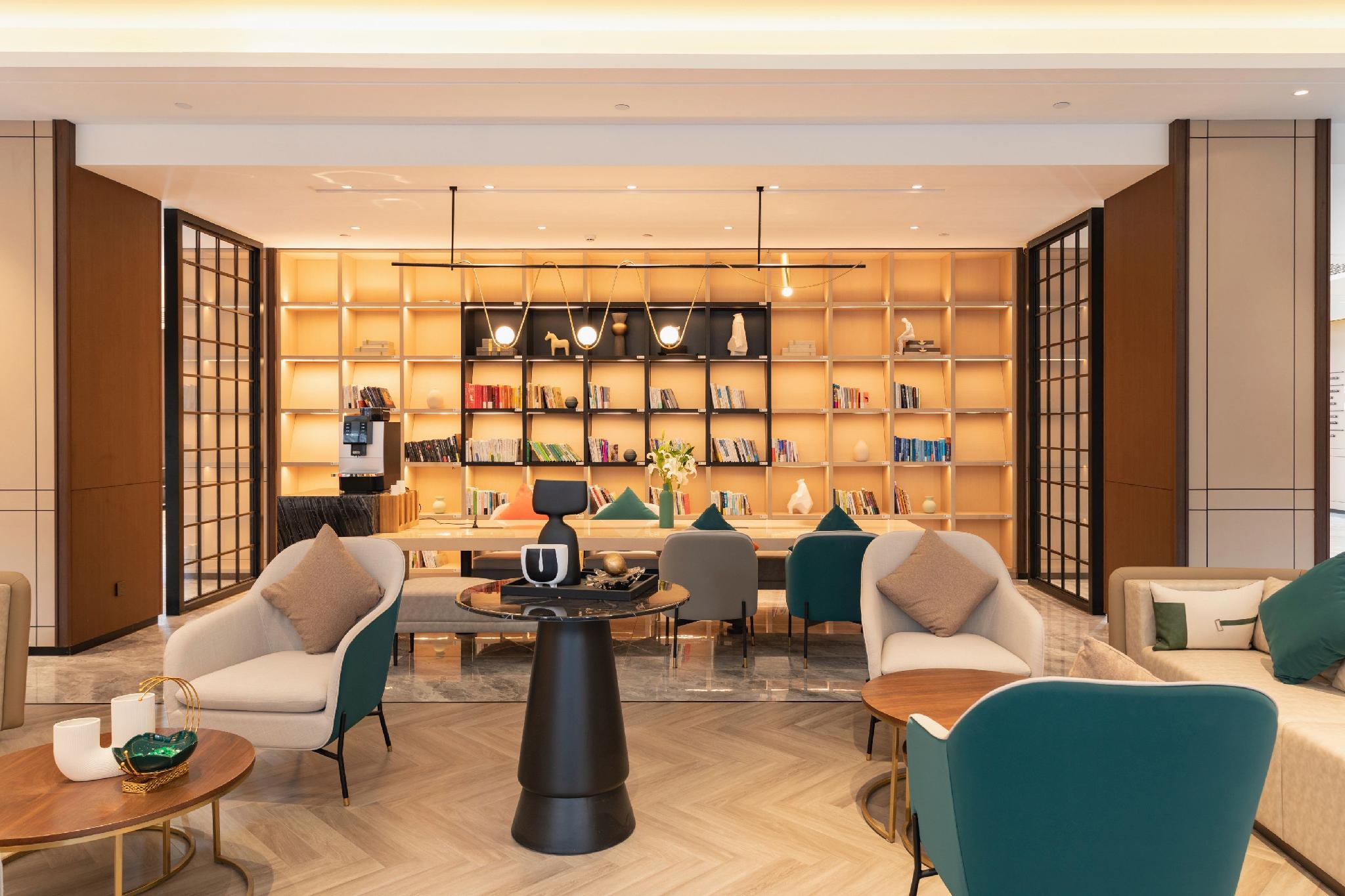 Atour Hotel (Ningbo Fenghua Huizheng Old Street) 45/47