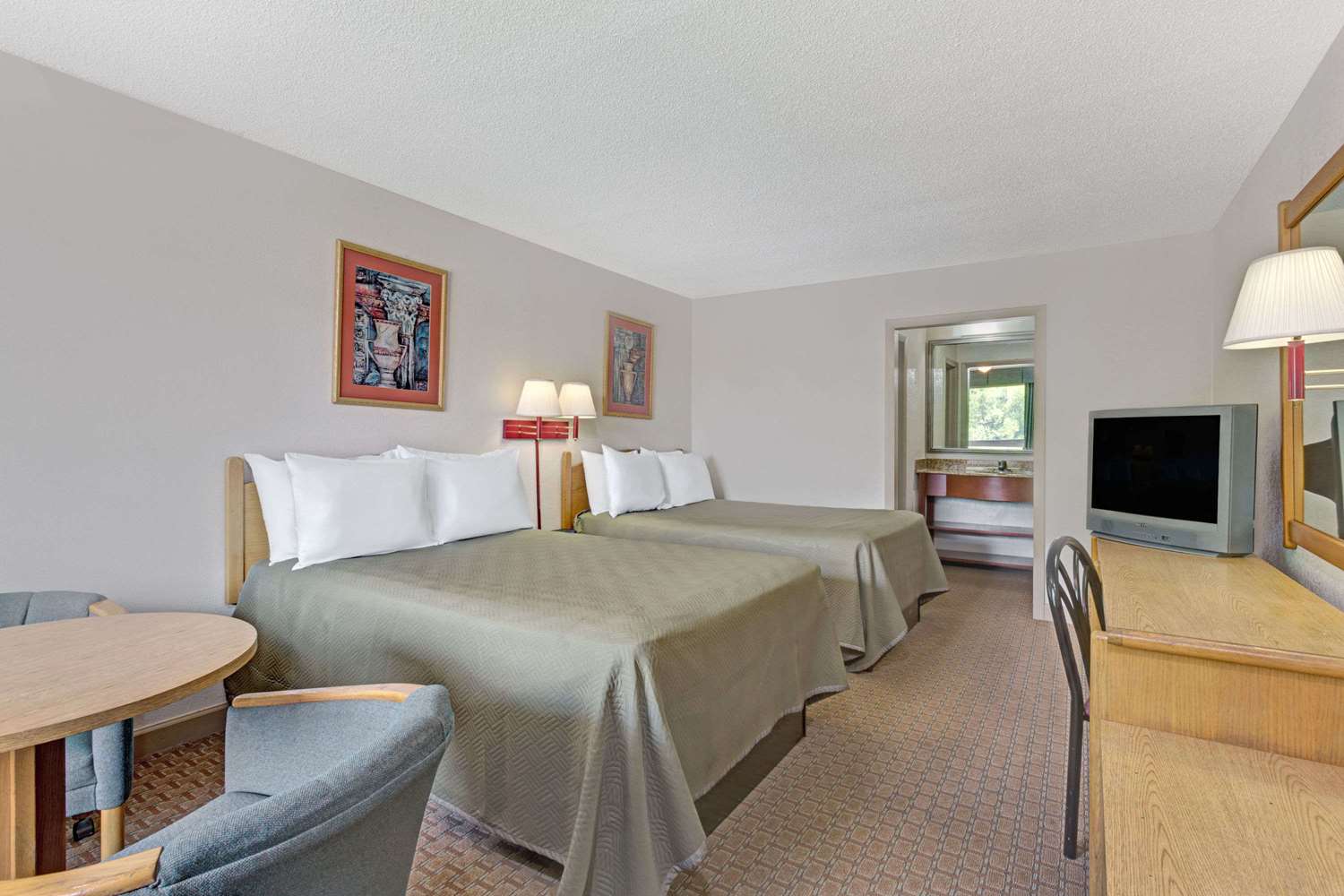 Travelodge By Wyndham Williamsburg Colonial Area 4/13