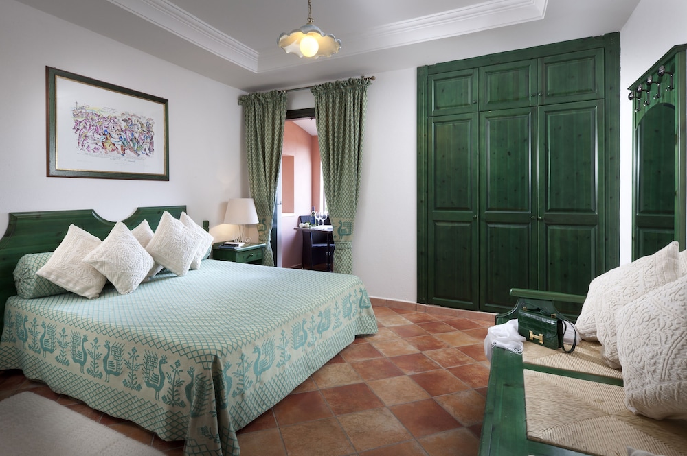 CALA GINEPRO RESORT AND SPA 8/50