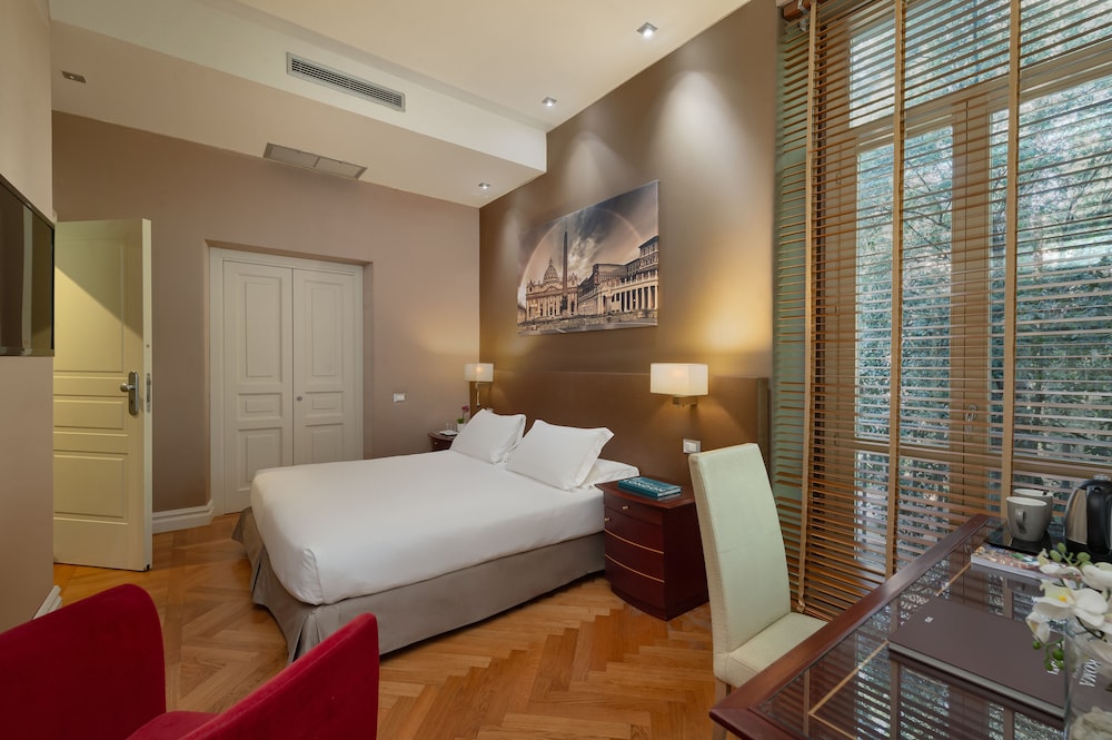 Hotel Principe Torlonia 40/65