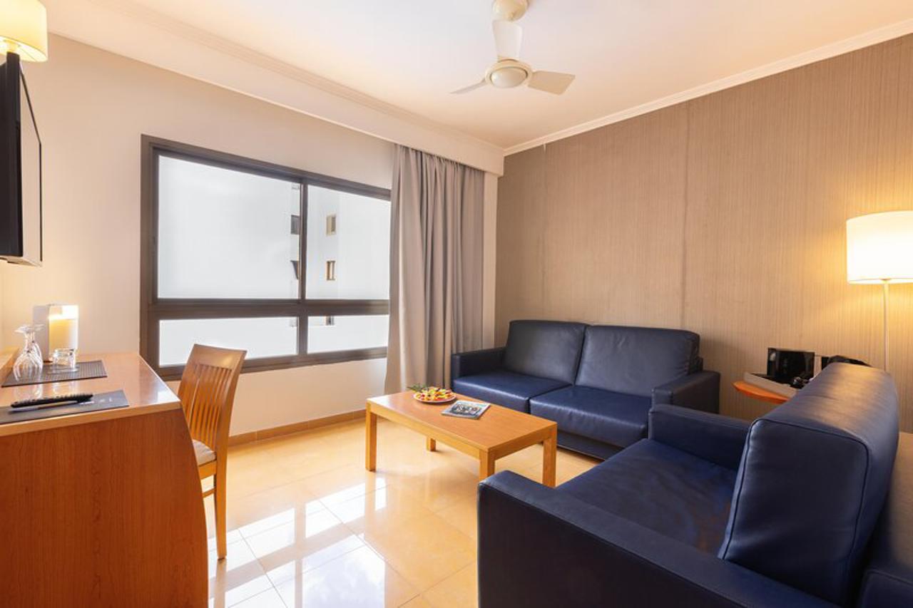 Invisa Hotel La Cala 70/99