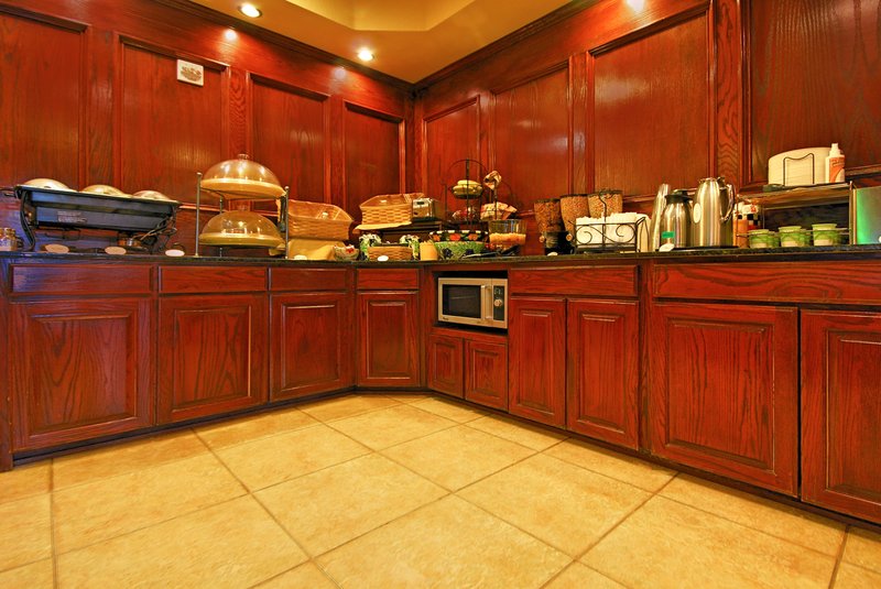 Best Western Plus Crown Colony Inn and Suites 39/59