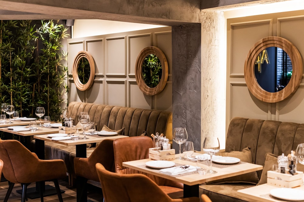 La Suite Boutique Hotel 46/58