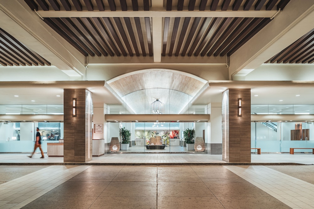 Ala Moana Honolulu by Mantra 11/37