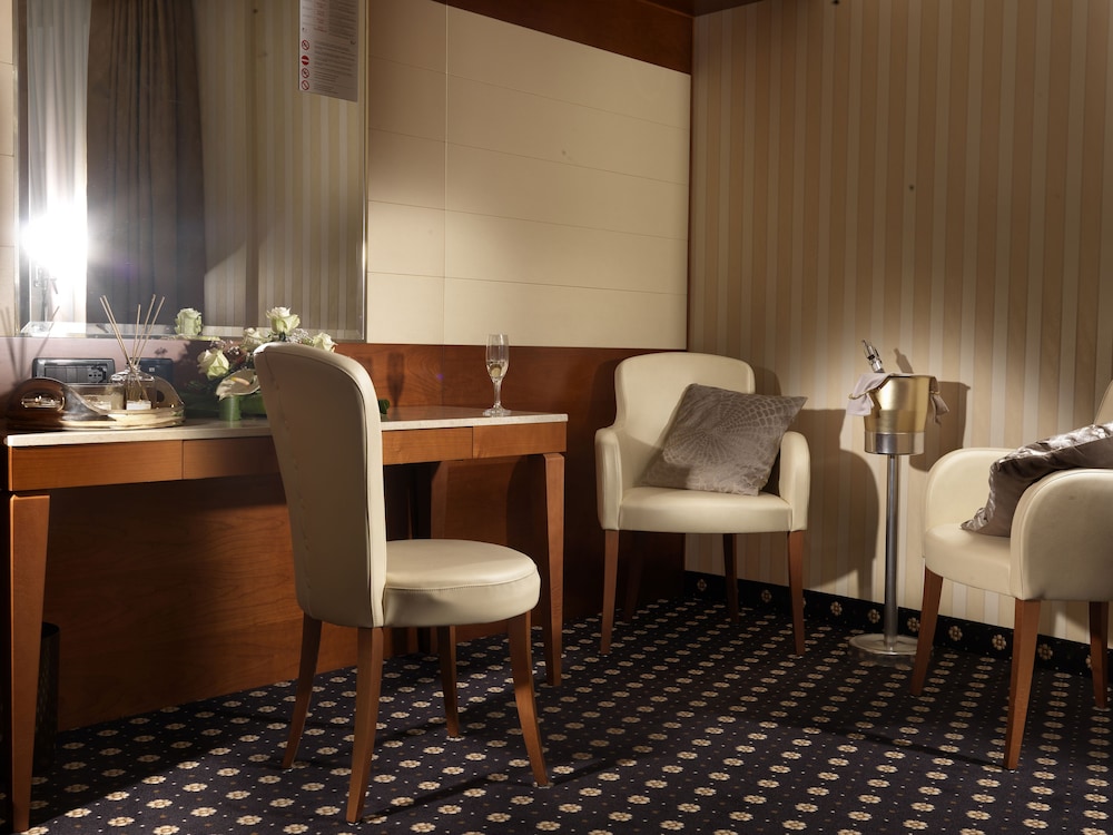 Hotel Ariston 25/28
