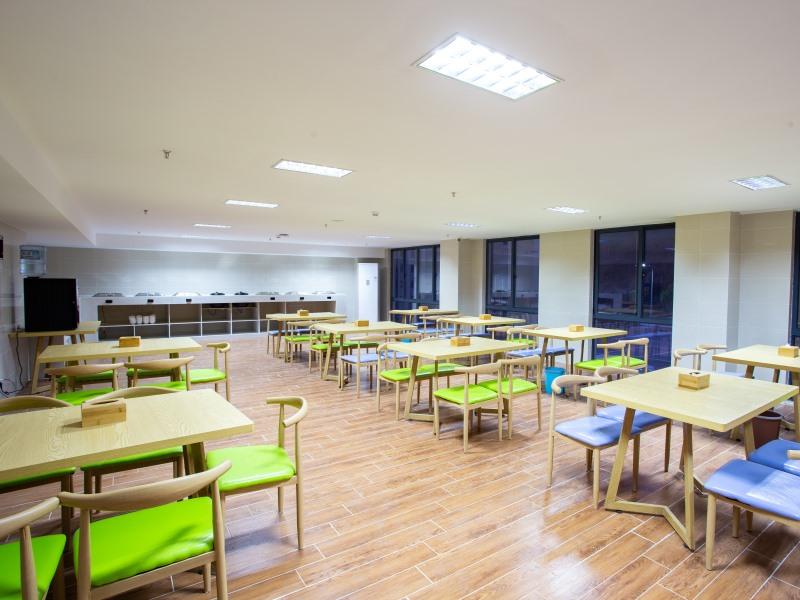 GreenTree Inn Chizhou Shitai County Zhengwu New District 13/19