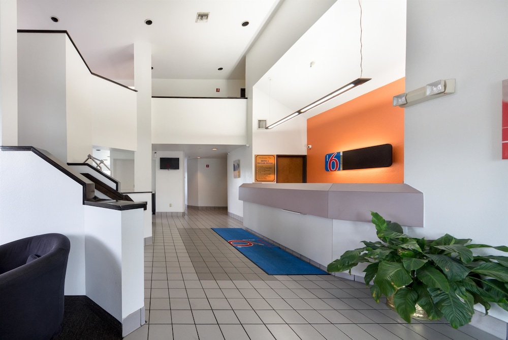 Motel6 Dallas, TX - Northeast 7/45