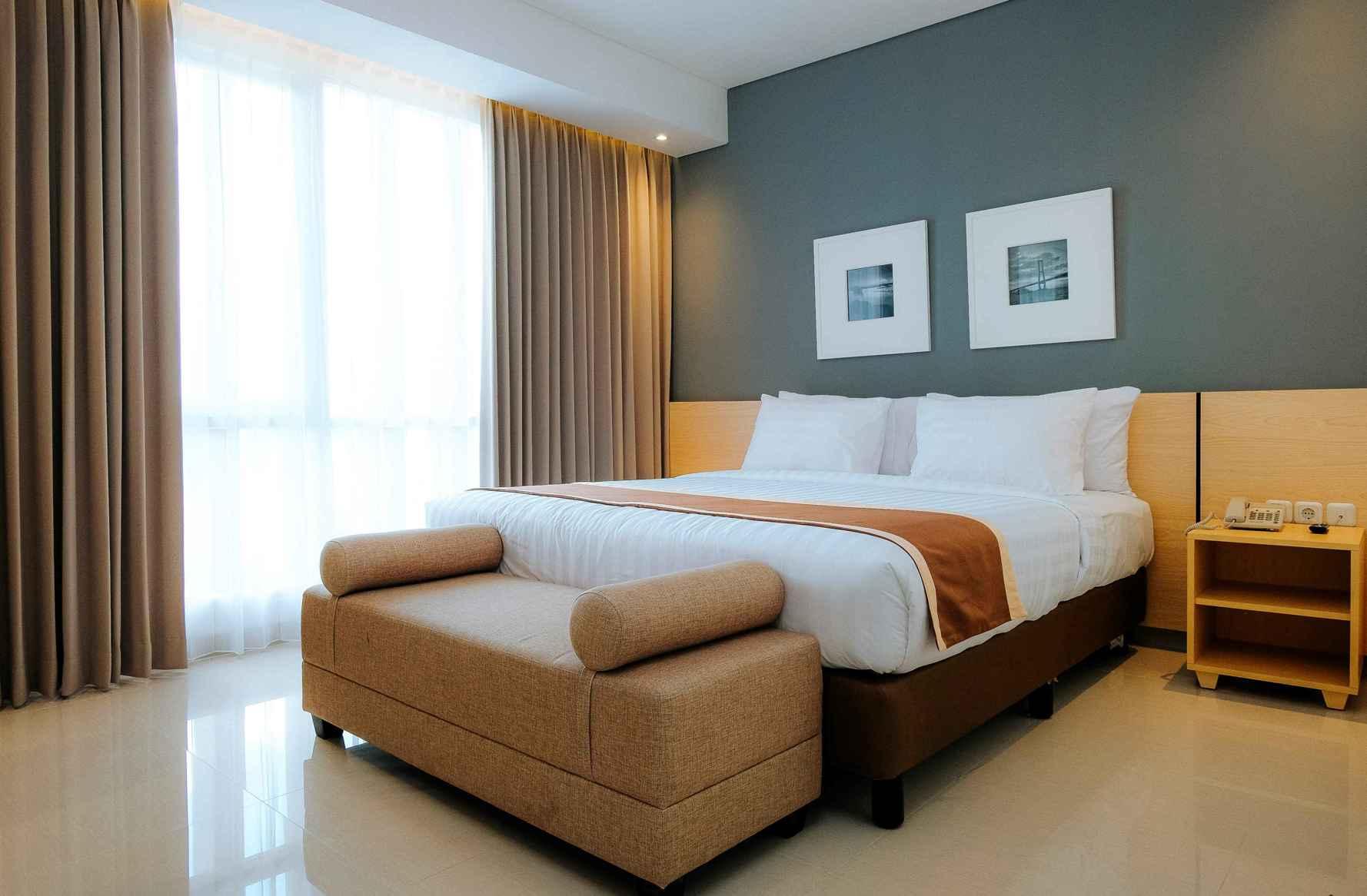 Executive, King Bed, Azana Style Hotel Pamekasan Madura 2/2