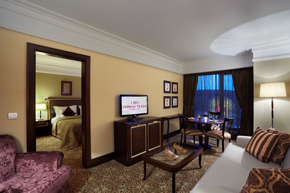 Crowne Plaza Istanbul Asia 53/83