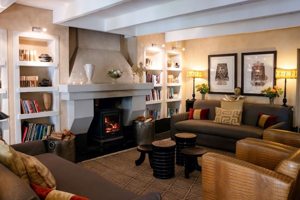 The Owners Cottage / La Provencale 32/50