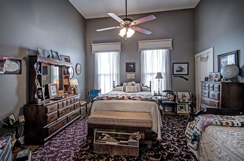 Clyde and Marie s Bed & Breakfast 26/36