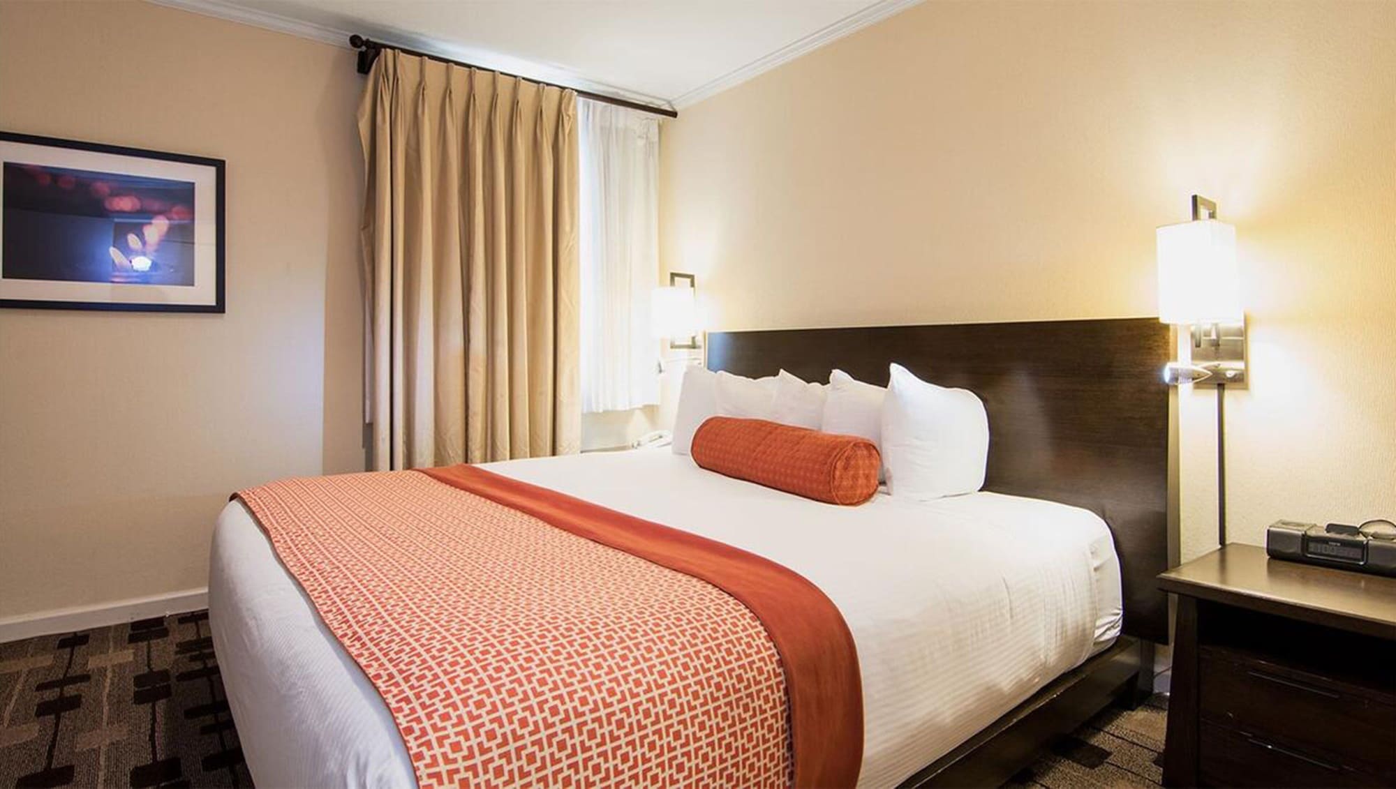 Suite, King Bed, Sofa