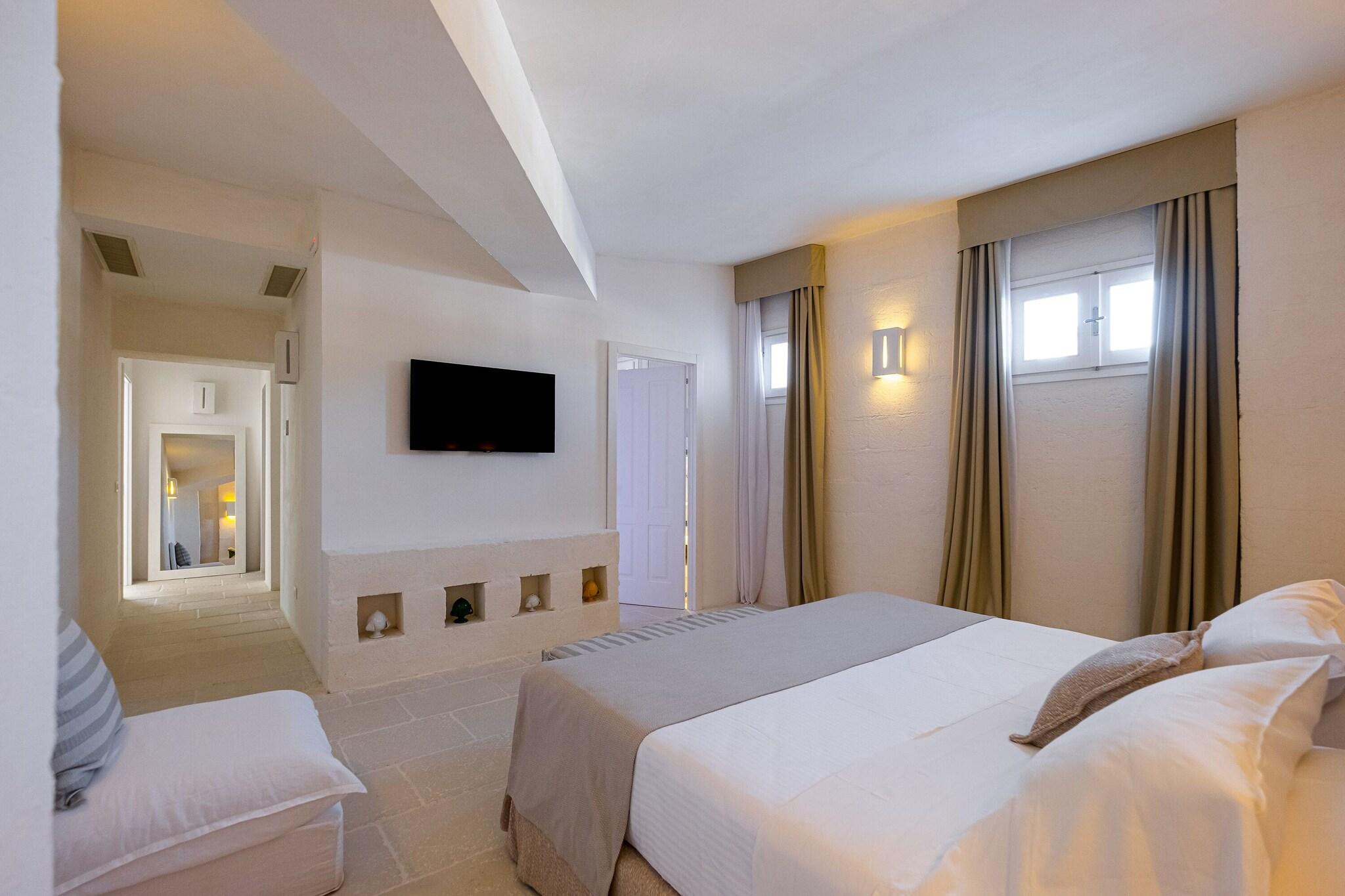 Executive, Suite
