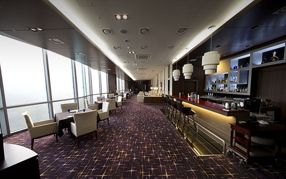 High1 Grand Hotel Convention Tower 45/64