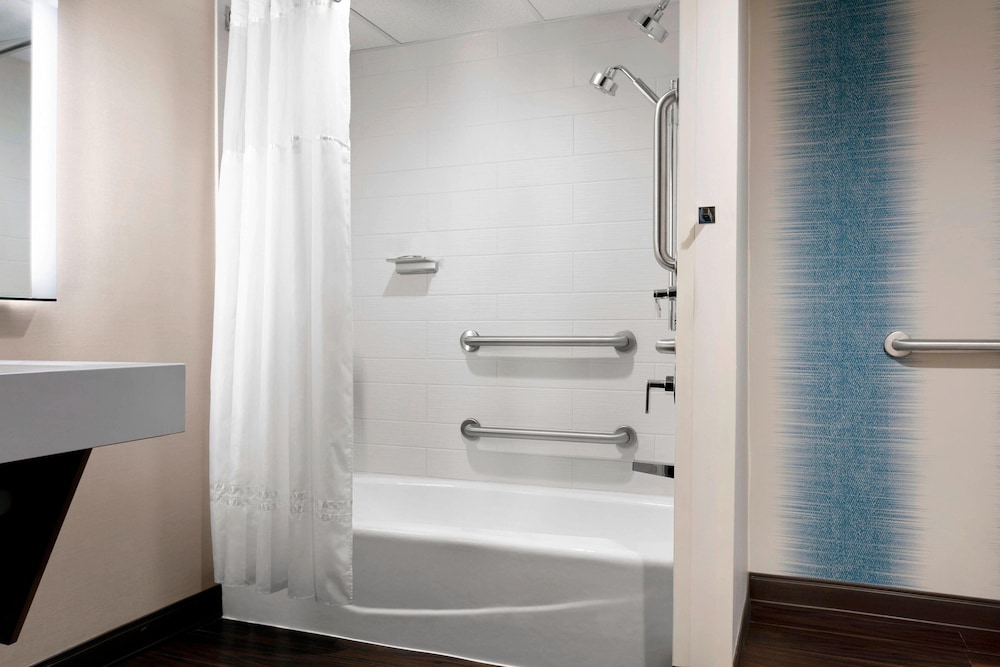 Des Moines Marriott Downtown 4/64