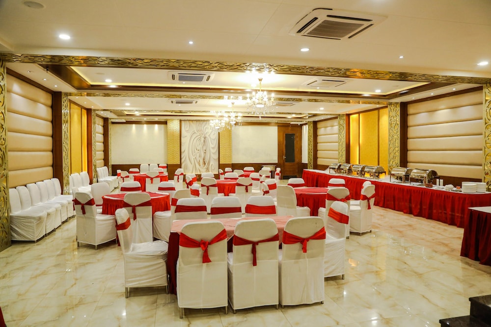 Fabhotel Taj Nagari 36/50