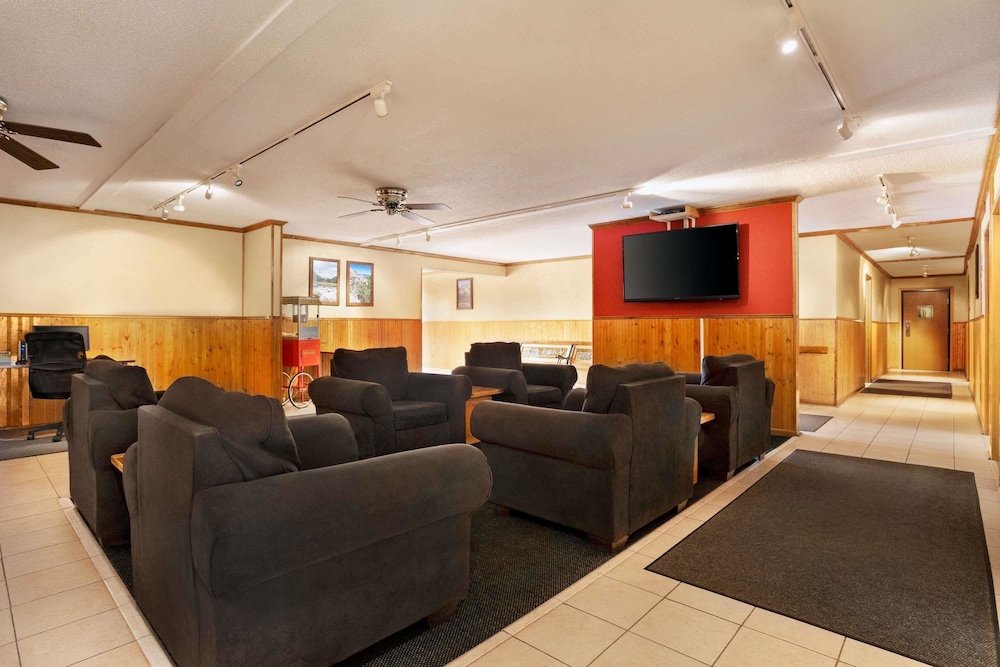 Travelodge By Wyndham Edgemont SD 11/16