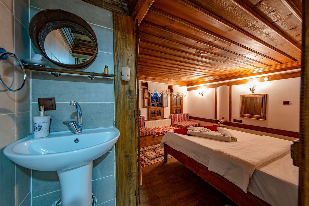 Hanedan Konak Otel 43/47