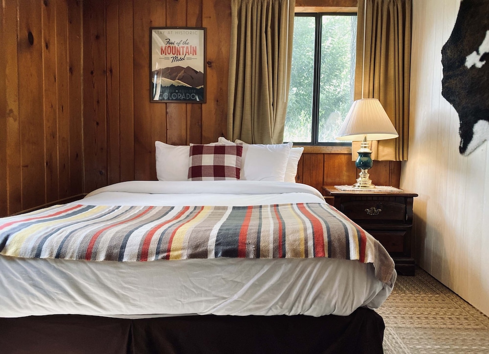Foot of the Mountain Motel 12/71