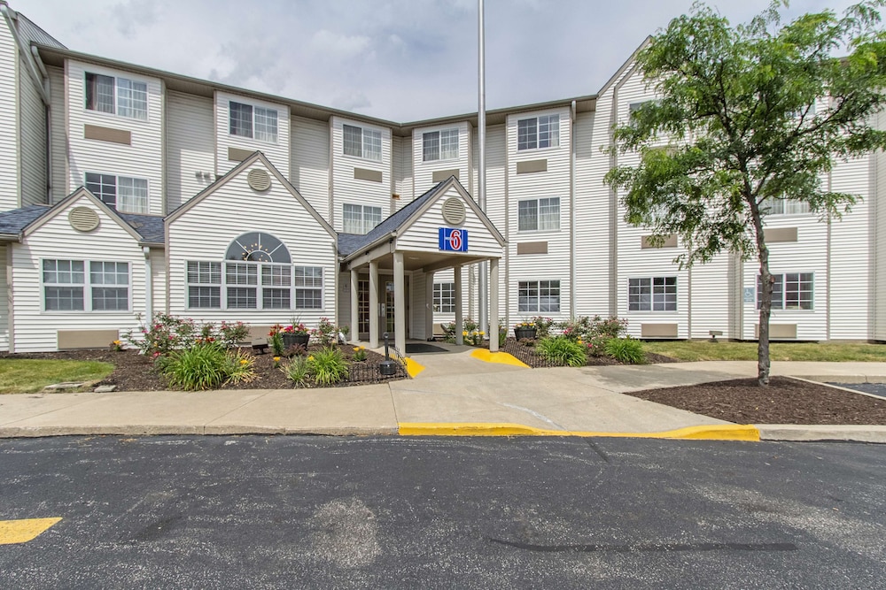 Motel6 Streetsboro, OH 46/52