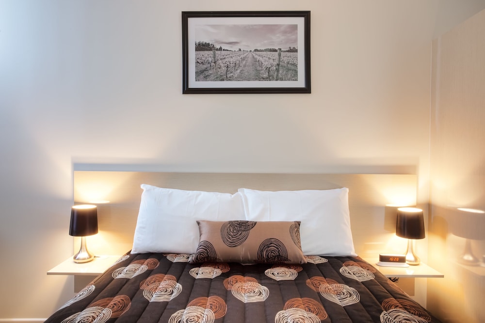 HIGH STREET MOTOR INN 15/61