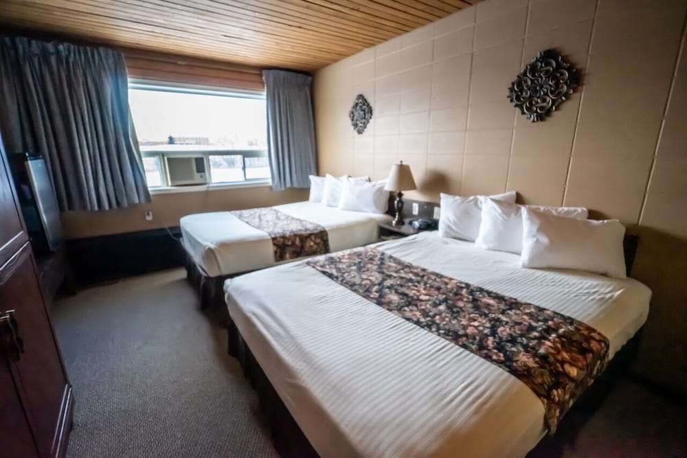 Vegreville Garden Inn 11/48