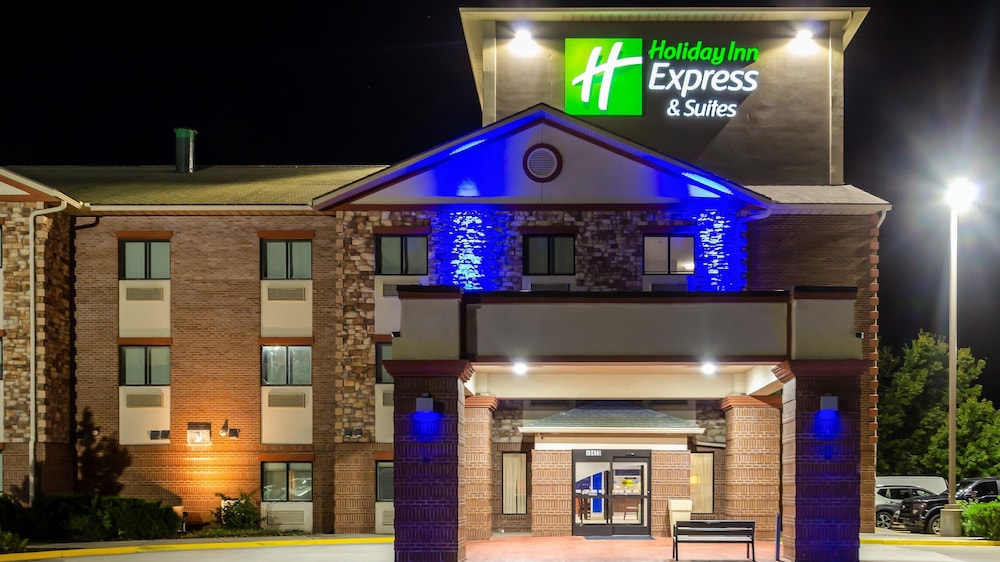 Holiday Inn Express And Suites Olathe South 3/48
