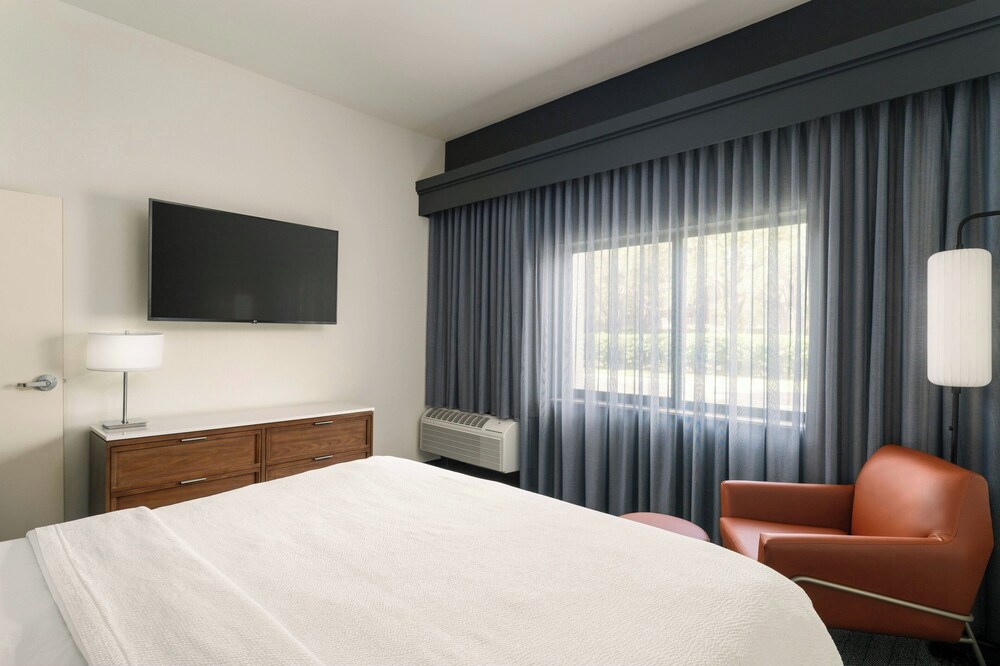 Courtyard by Marriott Gainesville 12/54
