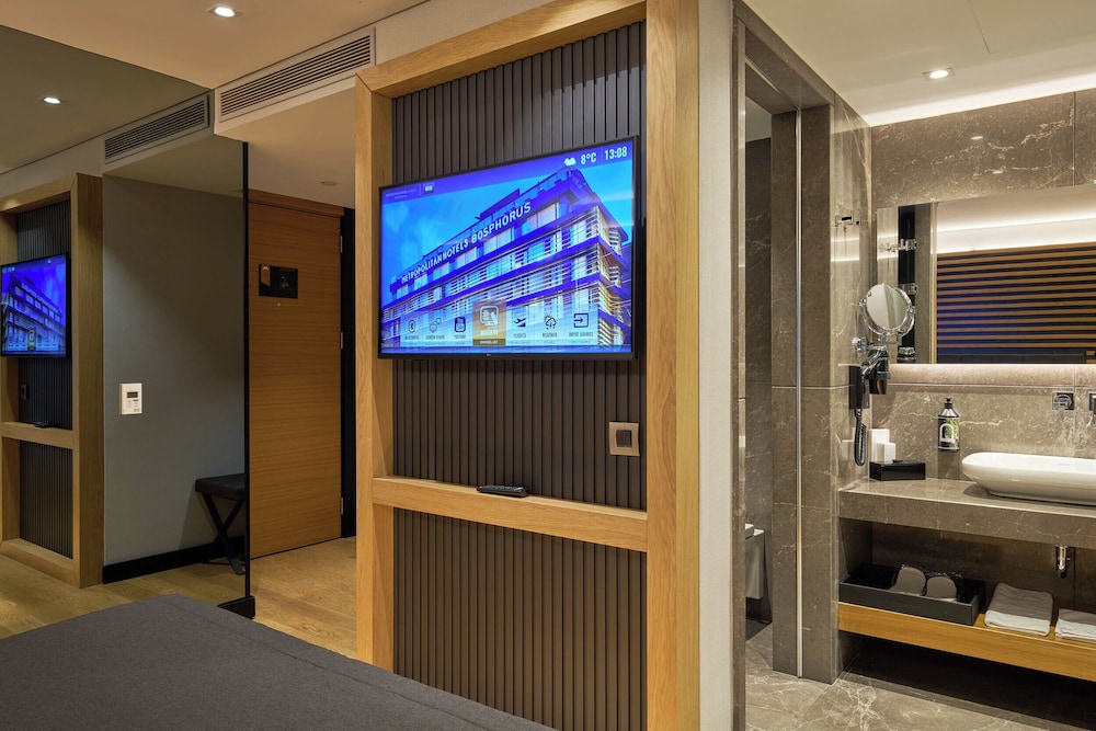 METROPOLITAN HOTELS BOSPHORUS 34/75