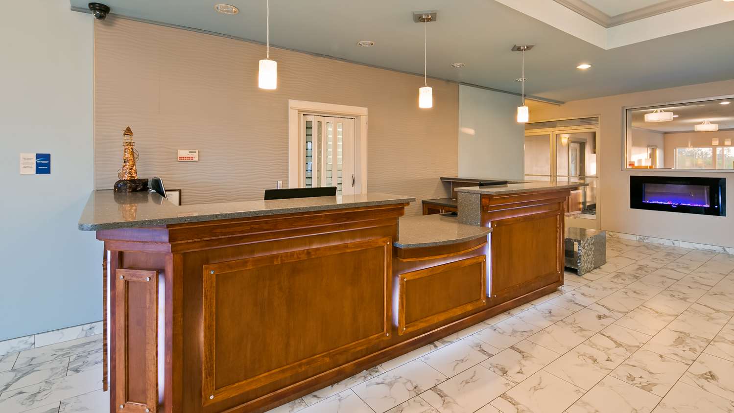 Lighthouse Suites Inn 4/22