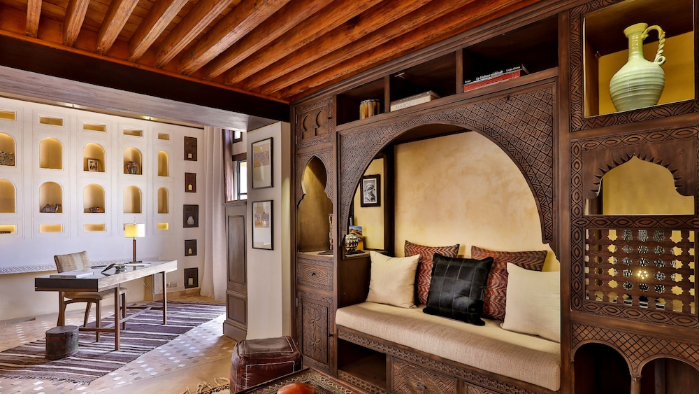 Karawan Riad 8/45