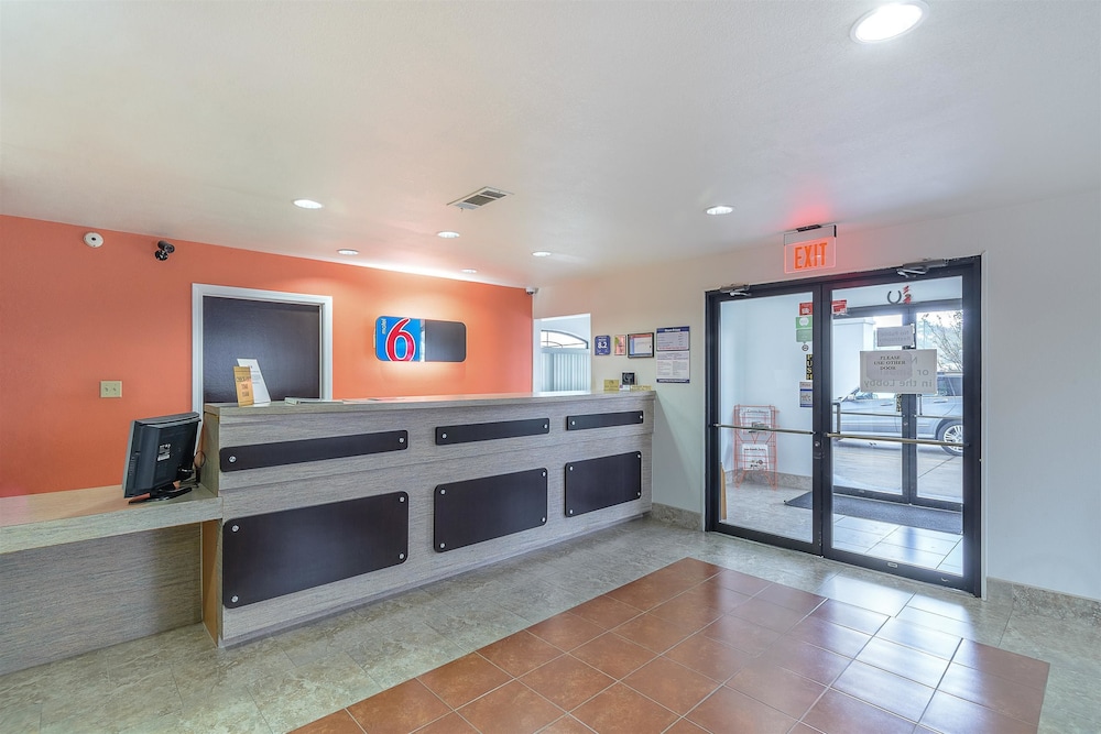 Motel6 Canton, TX 7/33