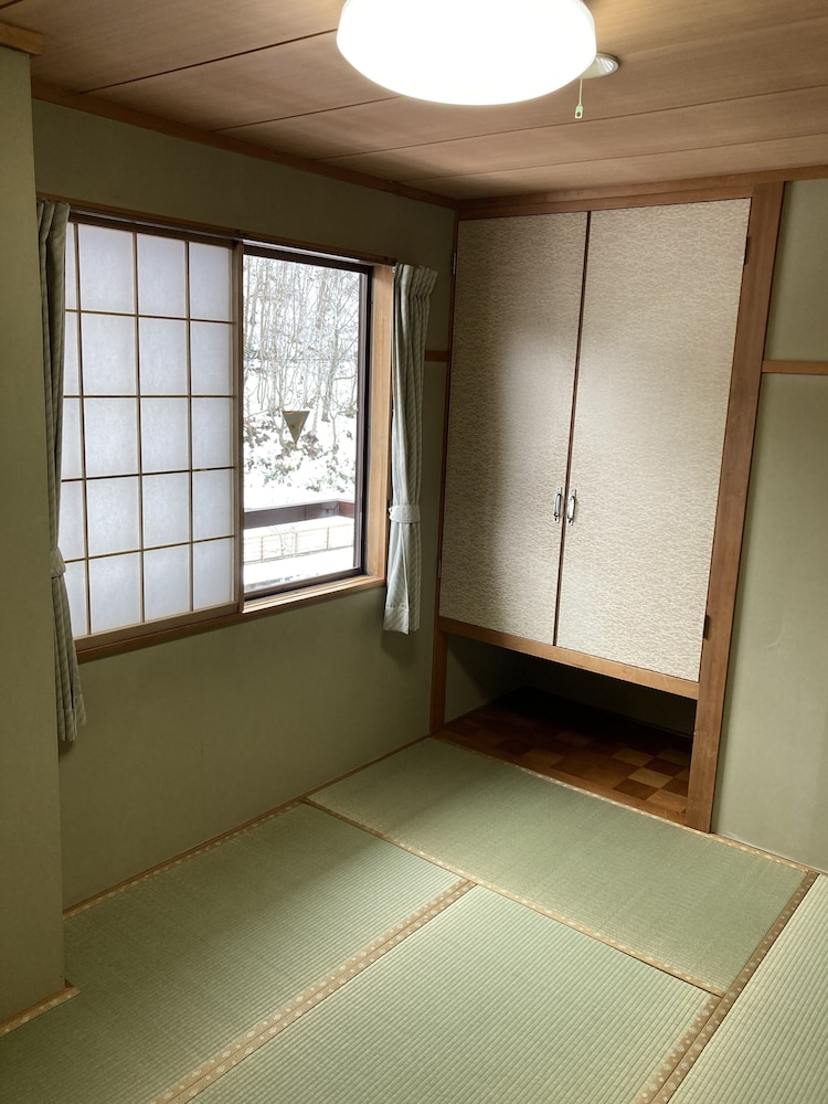 Ouji Pension Naeba 10/18
