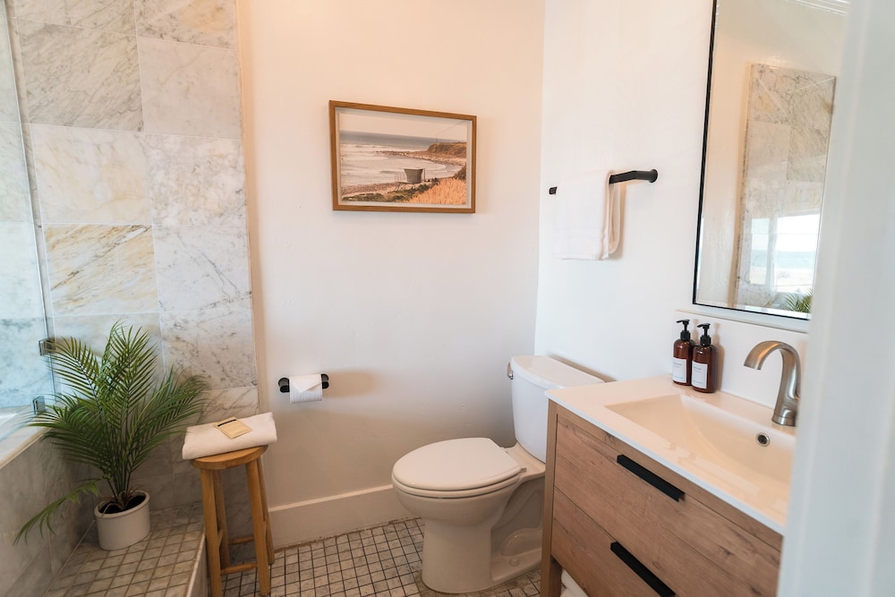 Newport Beach Hotel, A Four Sisters Inn 55/58