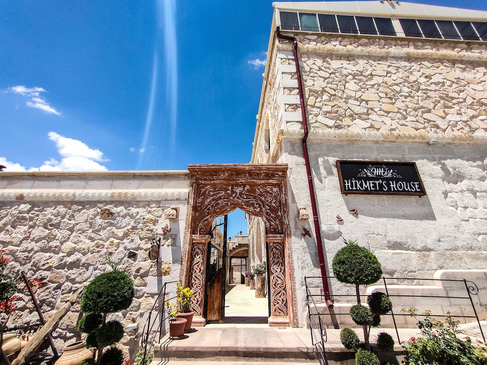 Hikmet's House 43/48