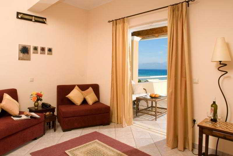 Chrismos Luxury Suites and Studios 14/39