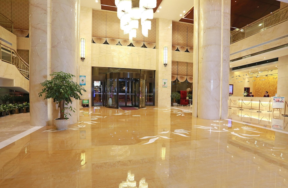 Ramada by Wyndham Longyan 10/55