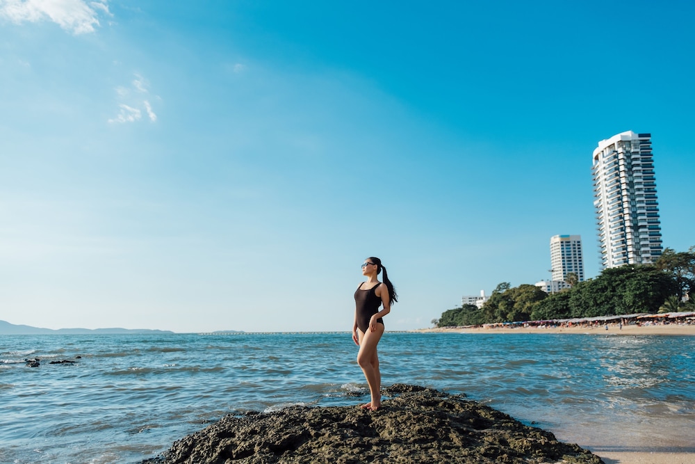 The Heritage Pattaya Beach Resort 64/66