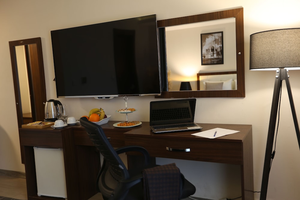 Cebeci Grand Hotel 44/47