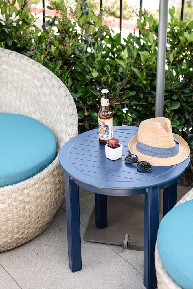 Ayres Hotel Vista Carlsbad 32/50
