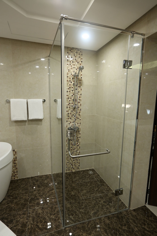 Premier Hotel 9/42