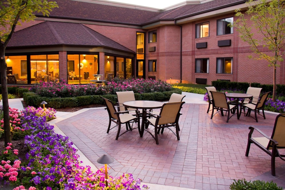 Ann Arbor Regent Hotel Suites 44/55