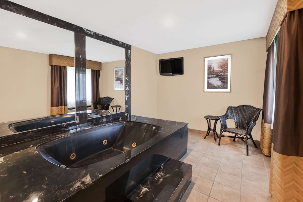 Baymont By Wyndham Grand Rapids Southeast 21/38