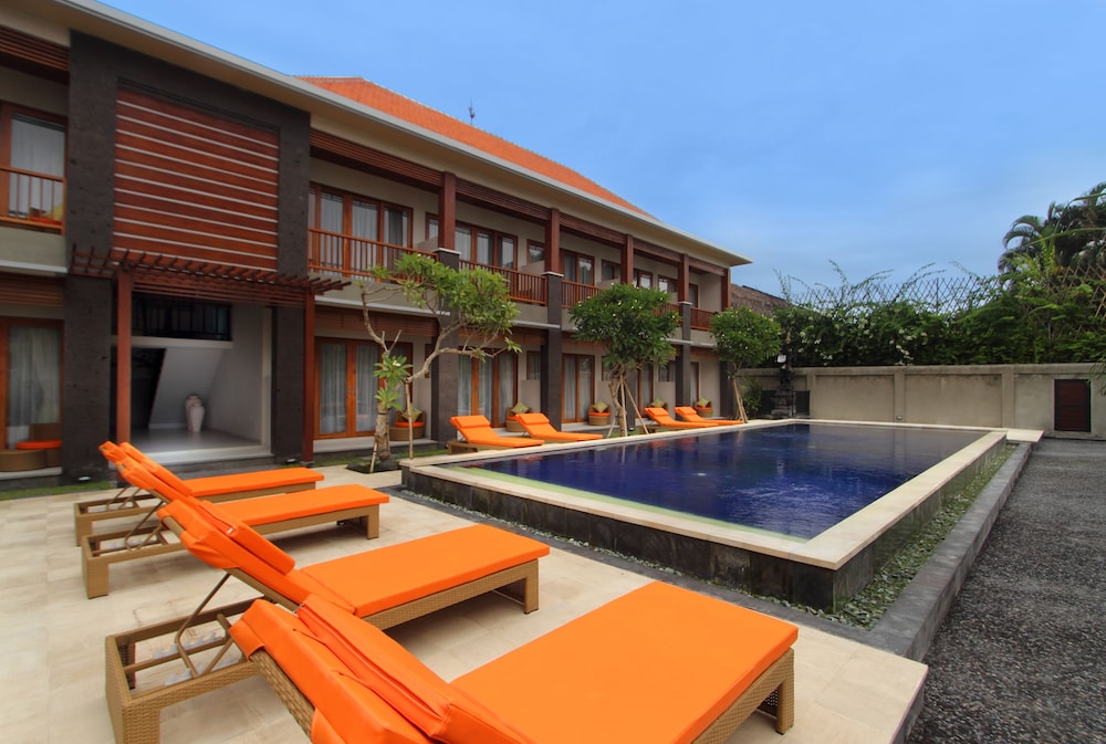 Kubu Cempaka Seminyak Hotel 8/62